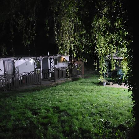 Hastiere-par-dela Au Jardin D'Edenヴィラ エクステリア 写真